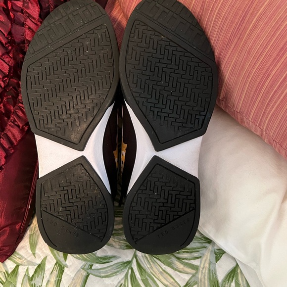 Ted Baker Black and Pink Floral Sneakers - Picture 6 of 6